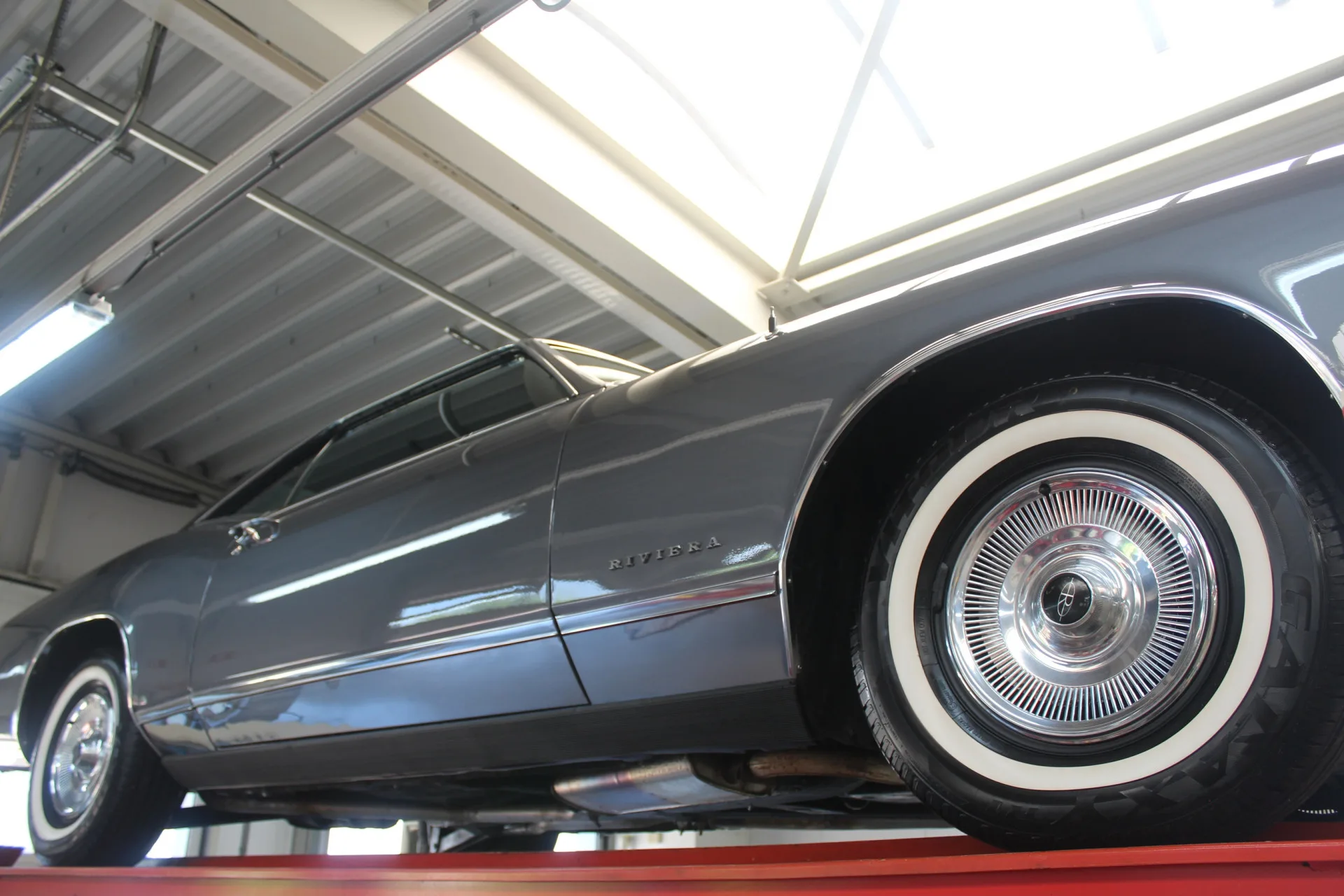 1969 Buick Riviera, 8/30