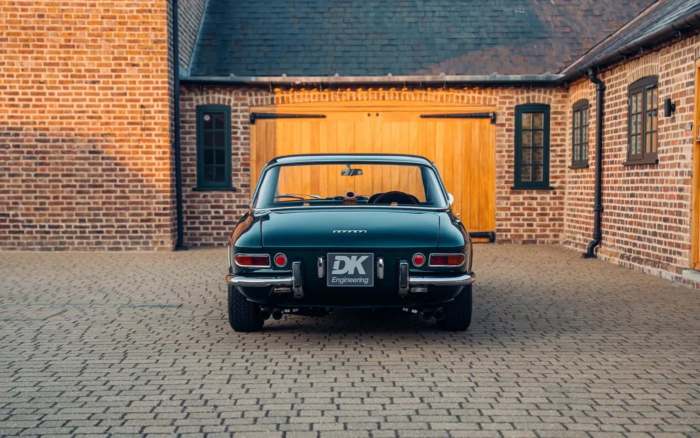 1969 Ferrari 365 GTC proposée par un concessionnaire spécialisé à Chorleywood, Royaume-Uni, photo 13 sur 15