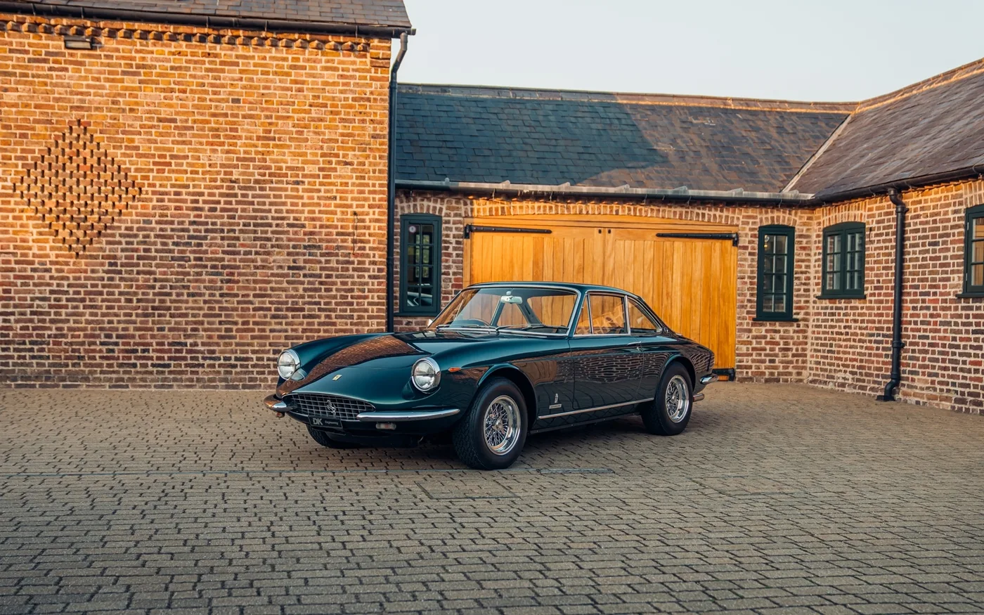 1969 Ferrari 365 GTC proposée par un concessionnaire spécialisé à Chorleywood, Royaume-Uni, photo 14 sur 15