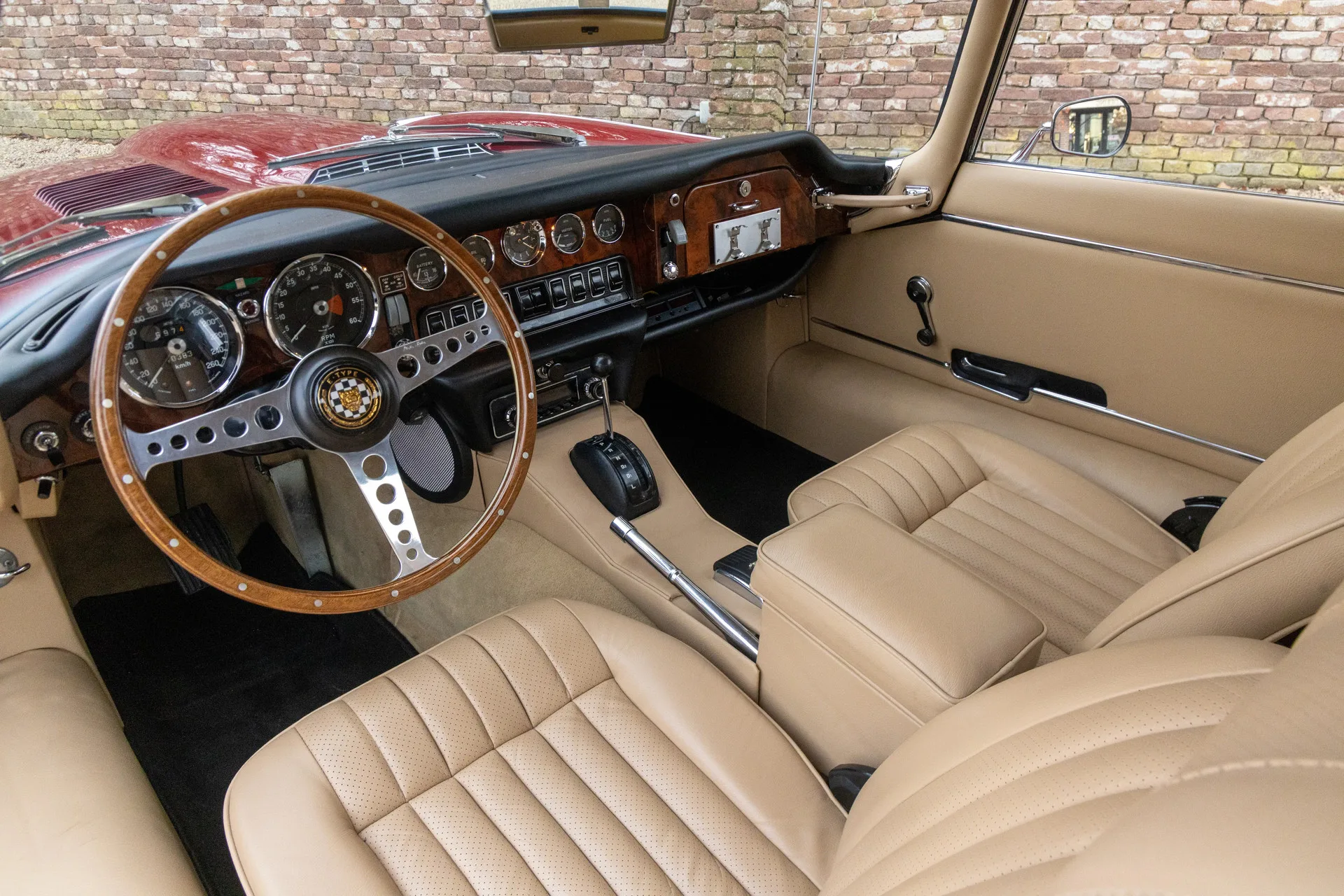 1969 Jaguar E-Type Series 2 4.2 2+2 Coupé, 3/30
