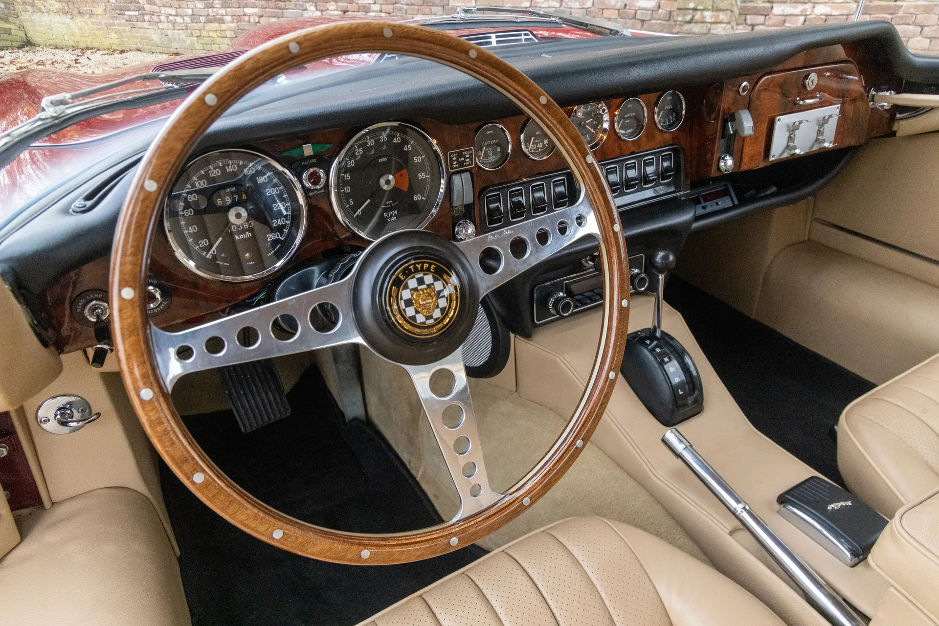 1969 Jaguar E-Type Series 2 4.2 2+2 Coupé, 26/30