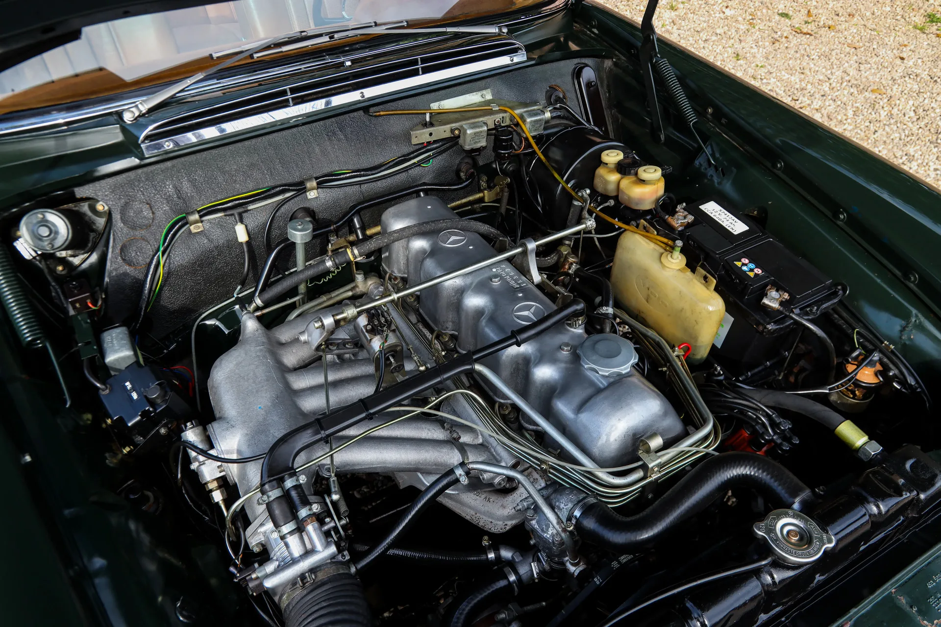 1969 Mercedes-Benz 280 SE Cabriolet, 4/30
