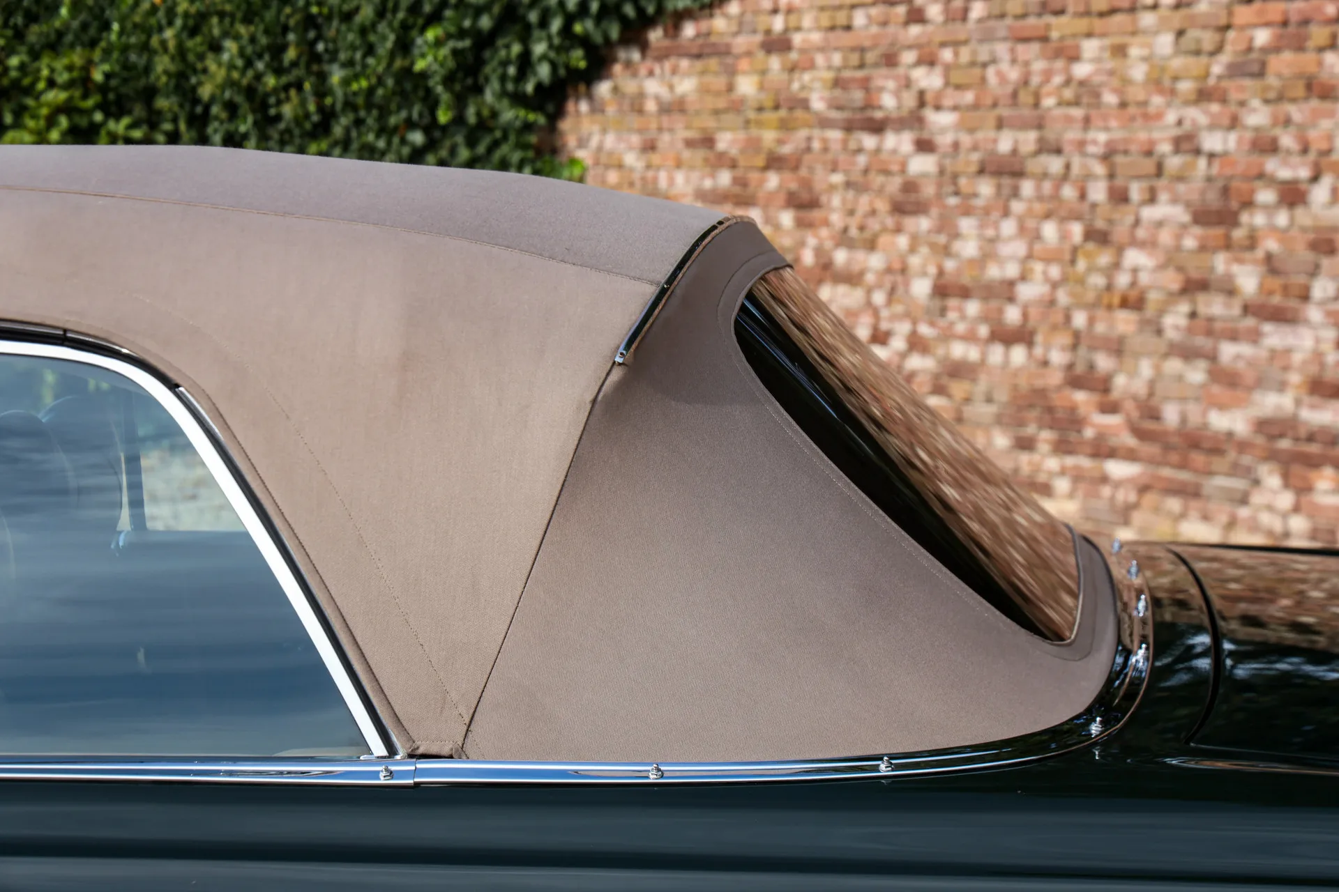 1969 Mercedes-Benz 280 SE Cabriolet, 11/30