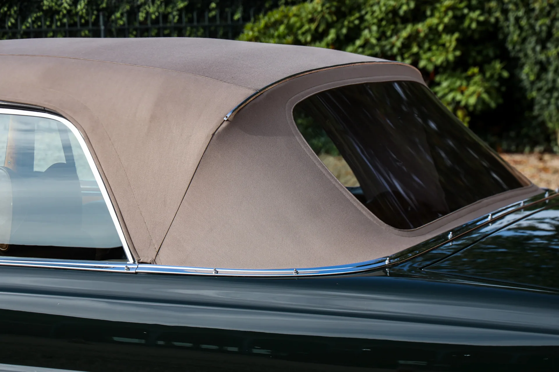 1969 Mercedes-Benz 280 SE Cabriolet, 12/30