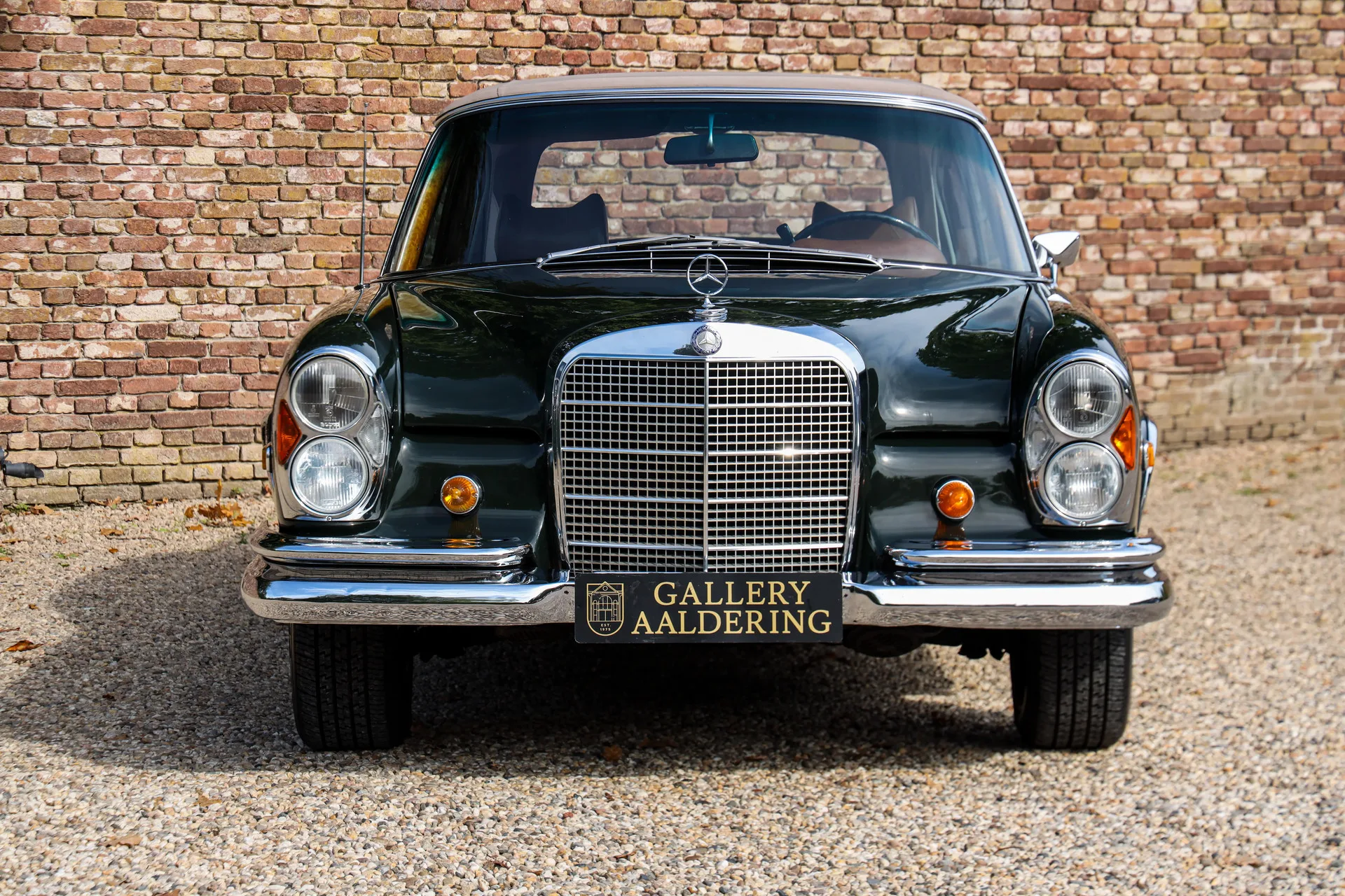 1969 Mercedes-Benz 280 SE Cabriolet, 16/30
