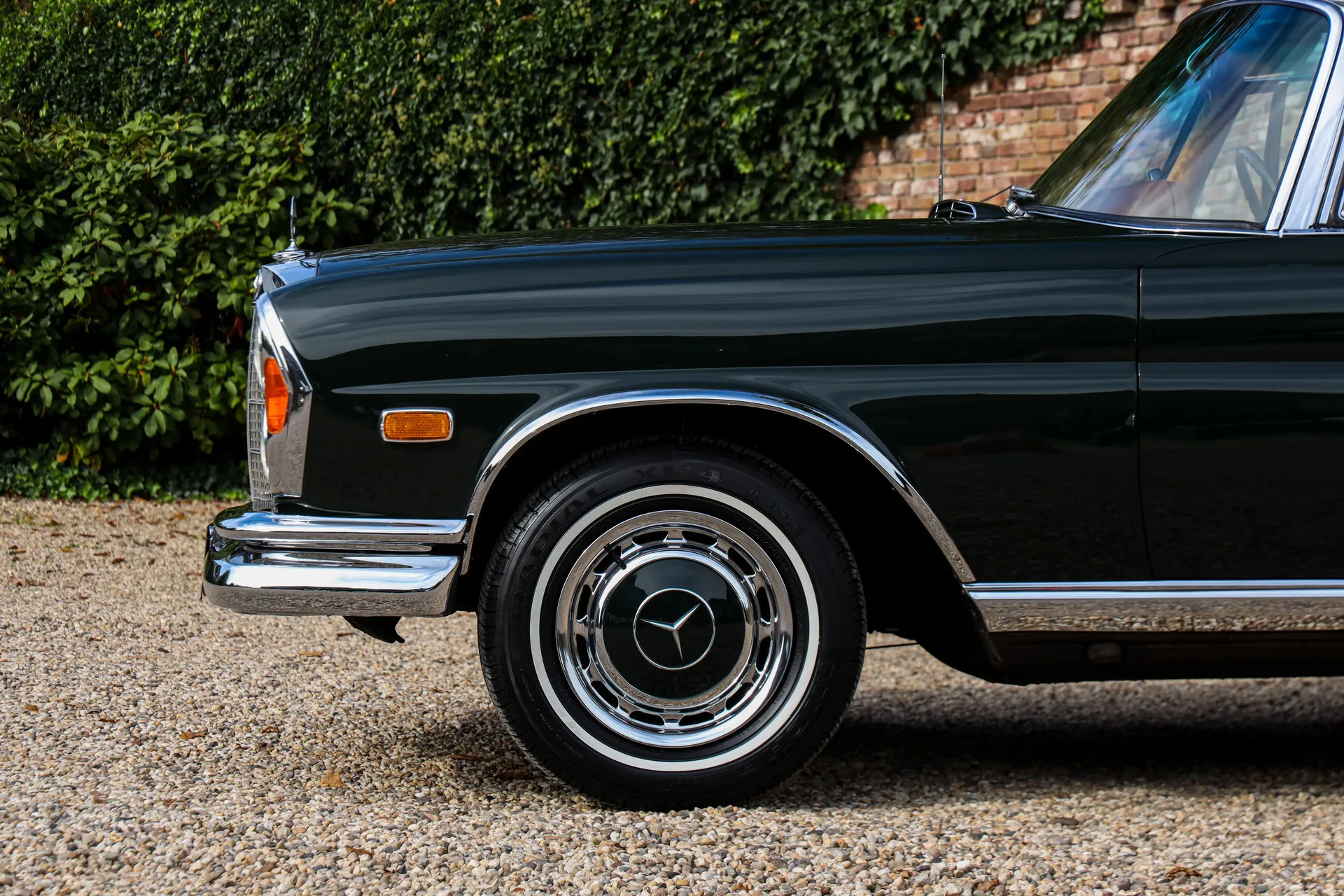 1969 Mercedes-Benz 280 SE Cabriolet, 24/30