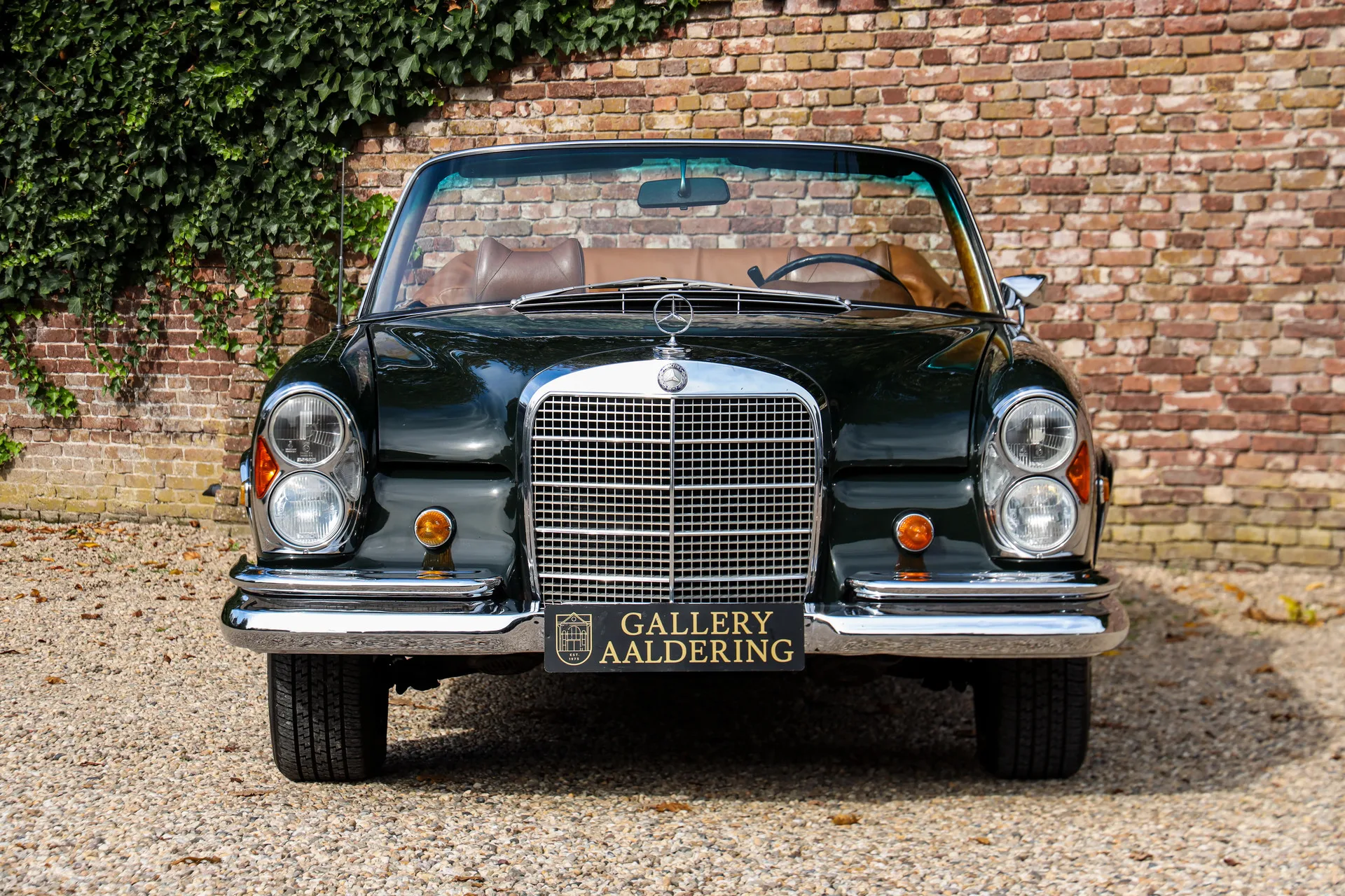 1969 Mercedes-Benz 280 SE Cabriolet, 28/30