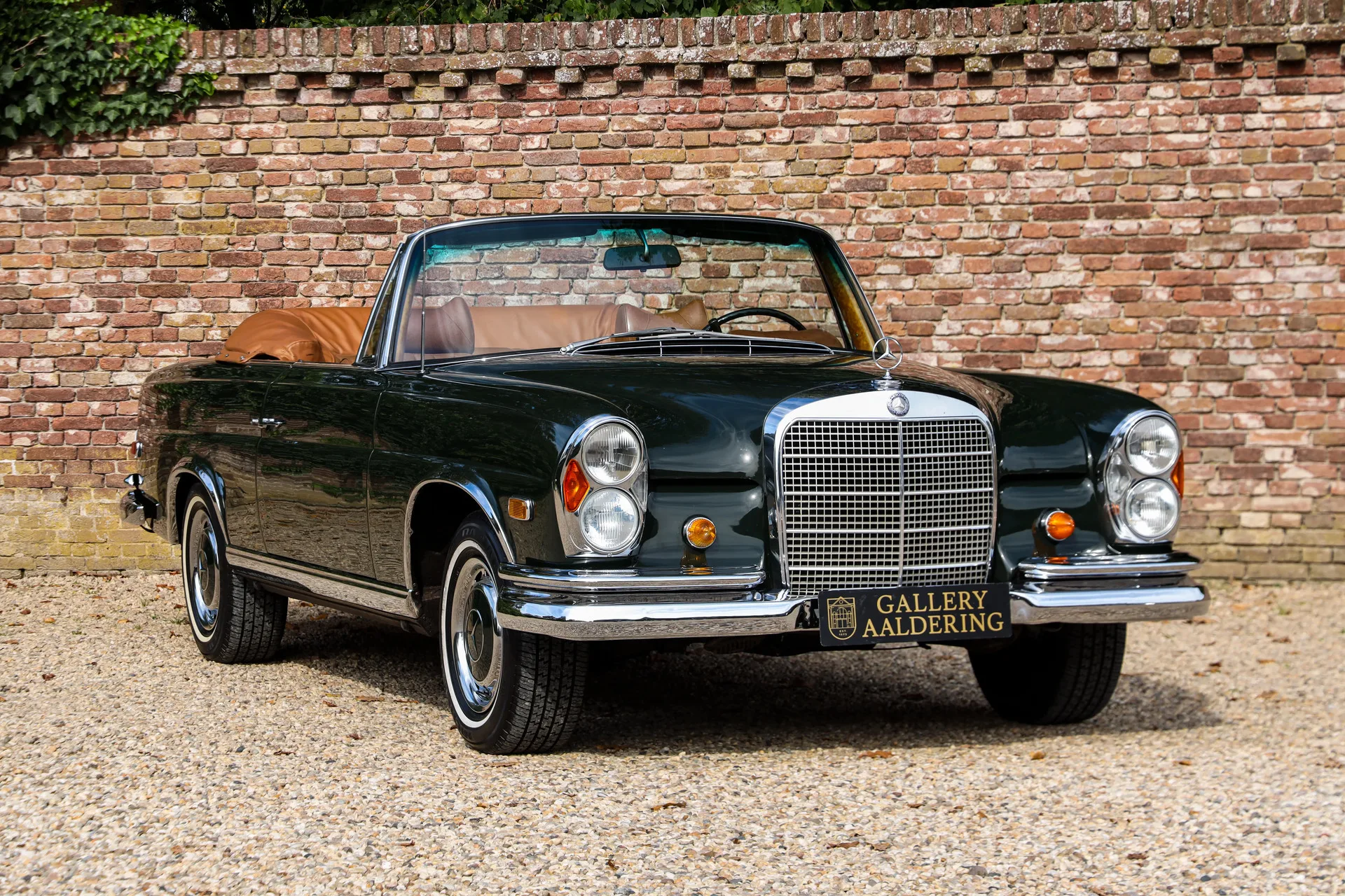1969 Mercedes-Benz 280 SE Cabriolet, 29/30