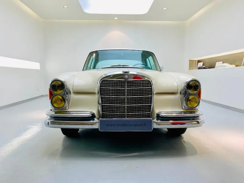 1969 Mercedes-Benz 280 SE Coupé, 5/17