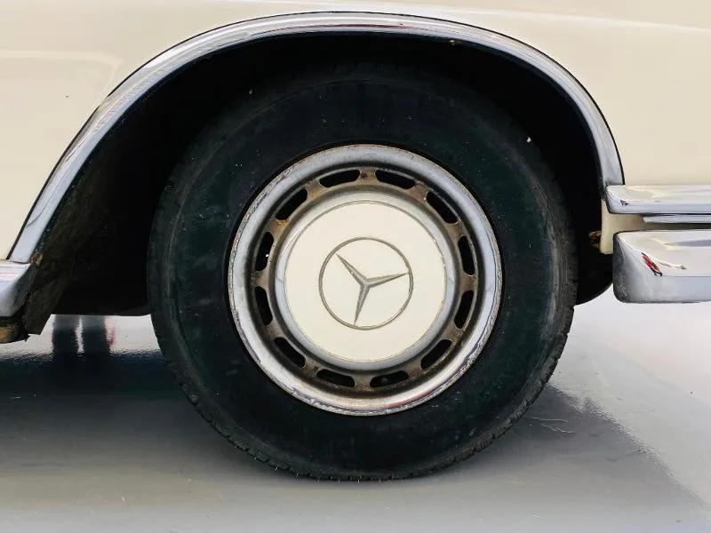 1969 Mercedes-Benz 280 SE Coupé, 9/17