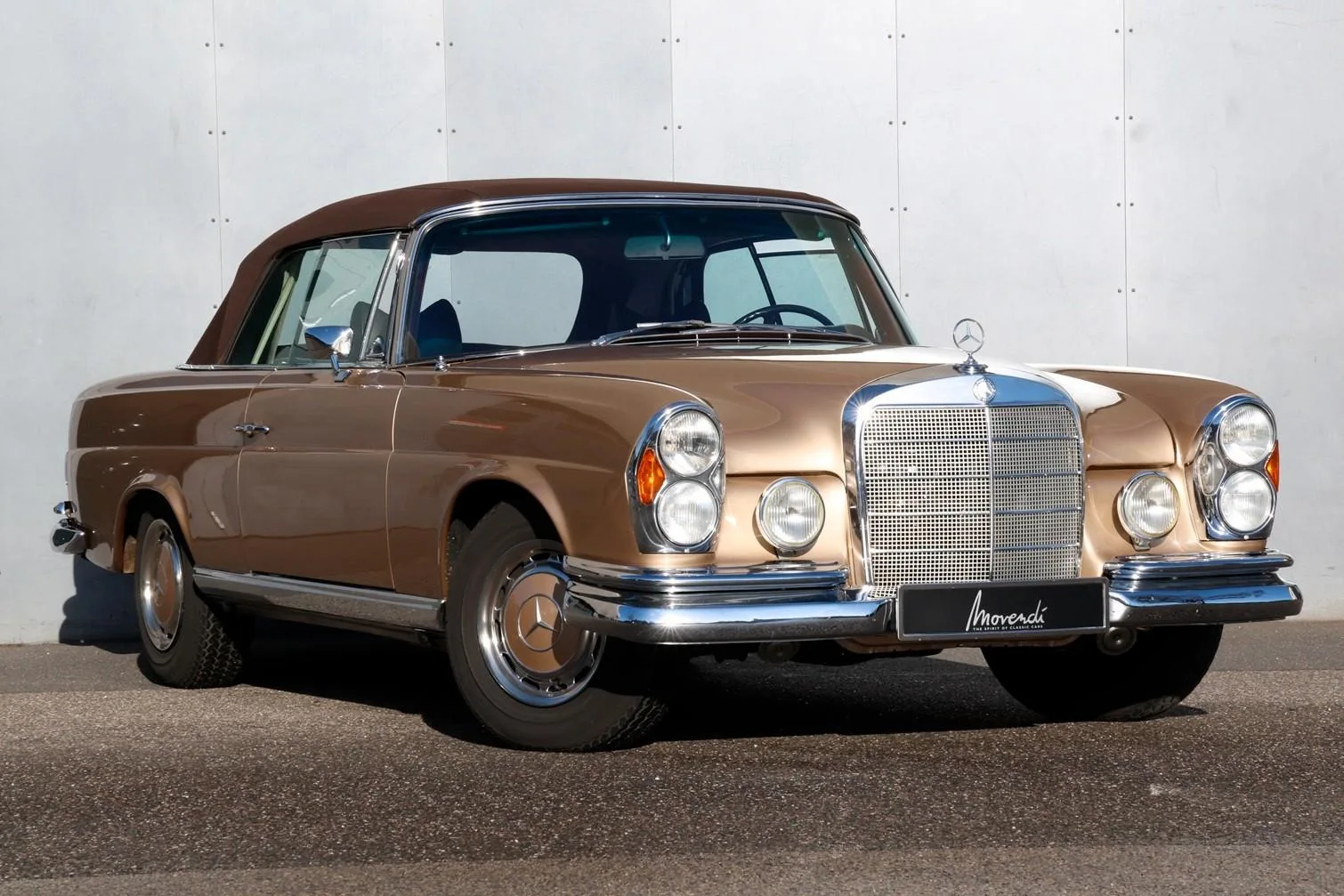 1969 Mercedes-Benz 280 SE Cabriolet, 3/24