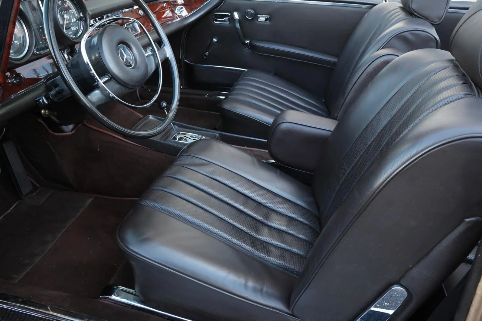 1969 Mercedes-Benz 280 SE Cabriolet, 5/24