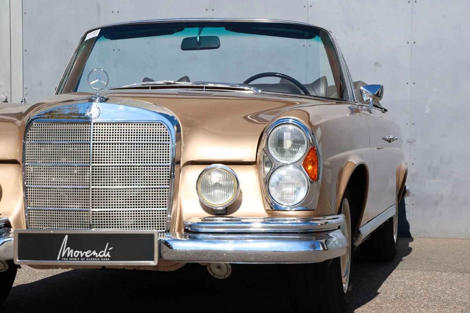 1969 Mercedes-Benz 280 SE Cabriolet, 11/24