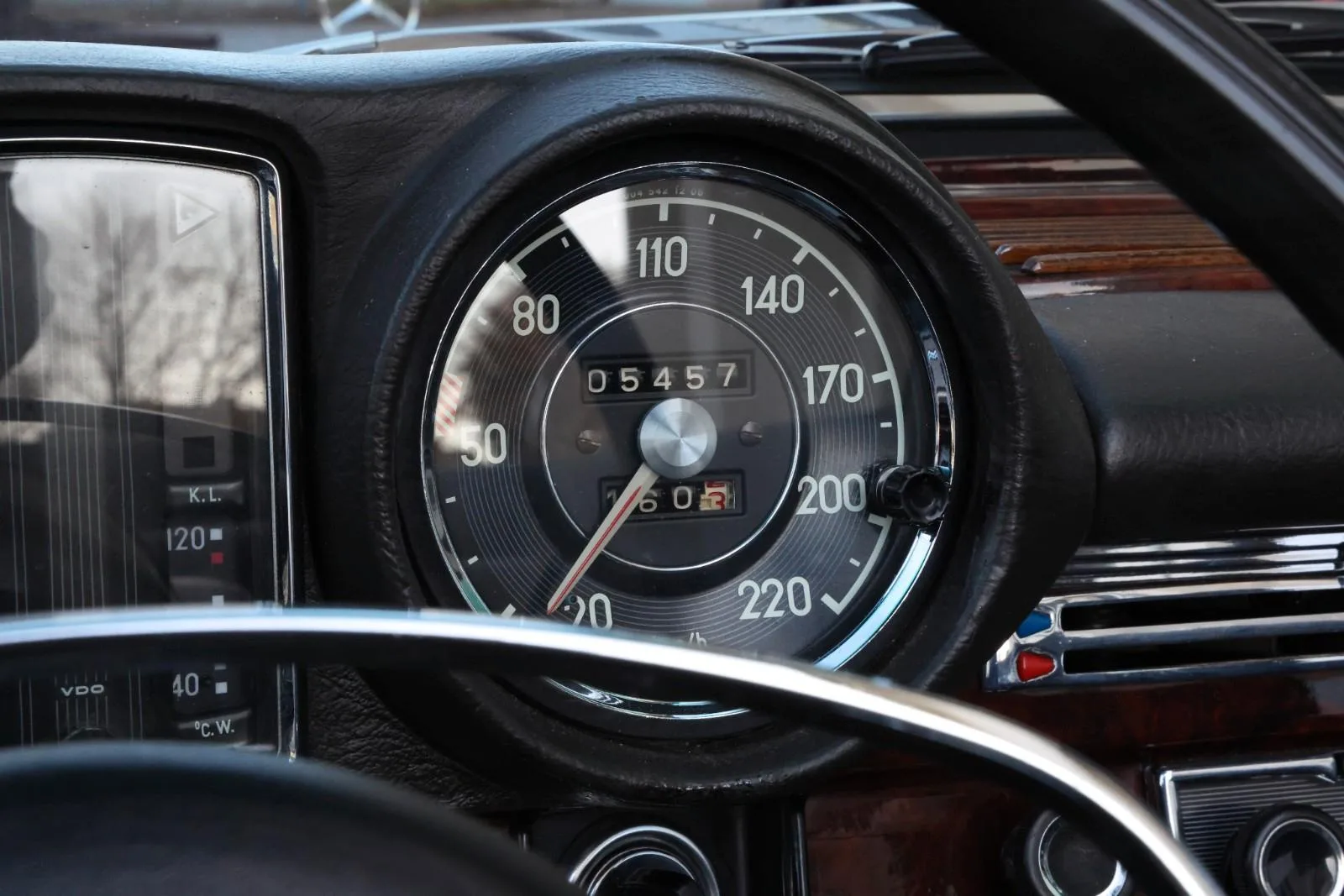 1969 Mercedes-Benz 280 SE Cabriolet, 20/24