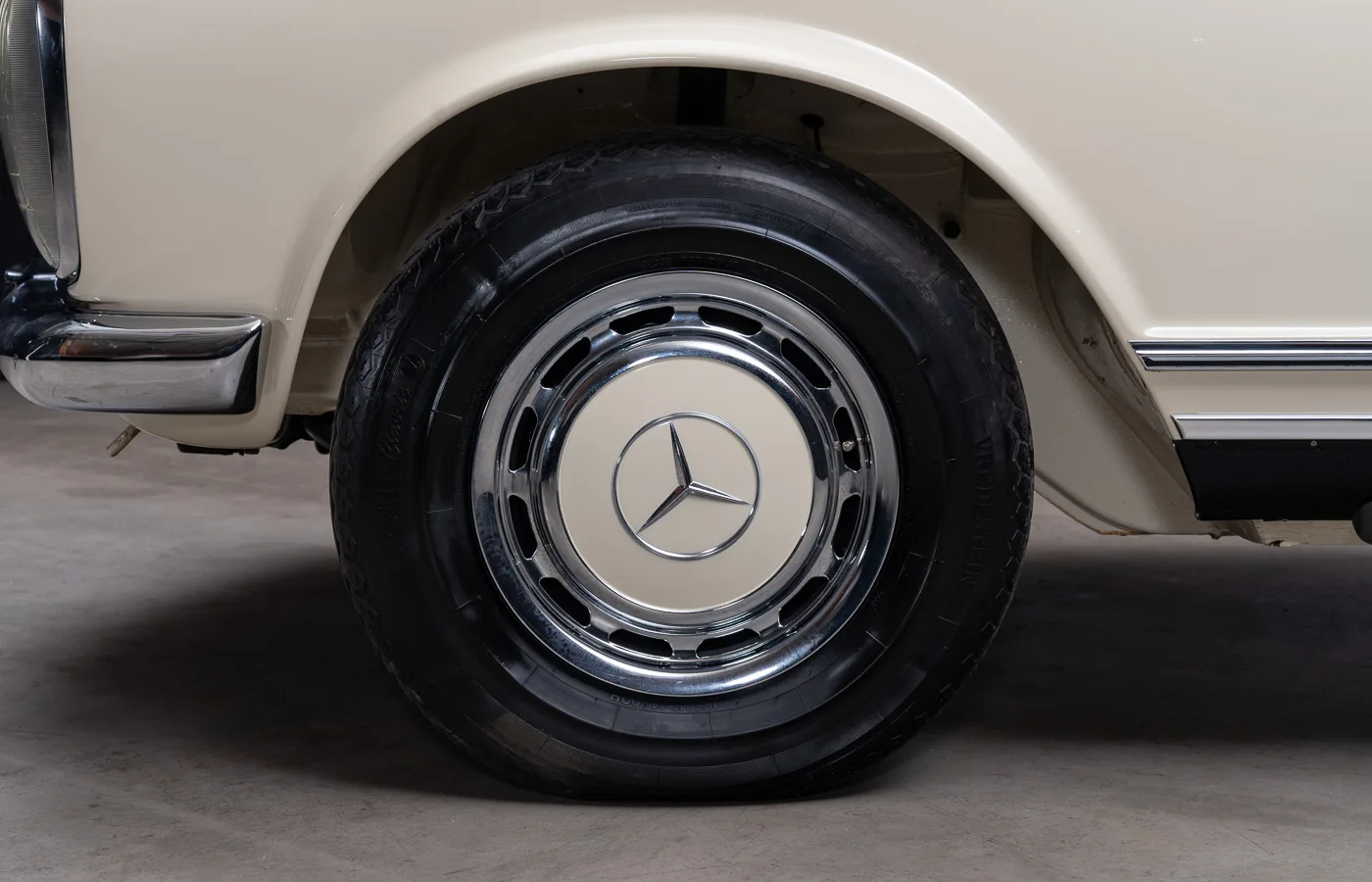 1969 Mercedes-Benz 280 SL, 19/30