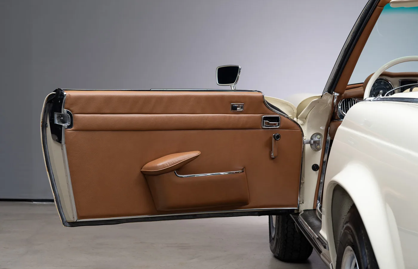 1969 Mercedes-Benz 280 SL, 23/30