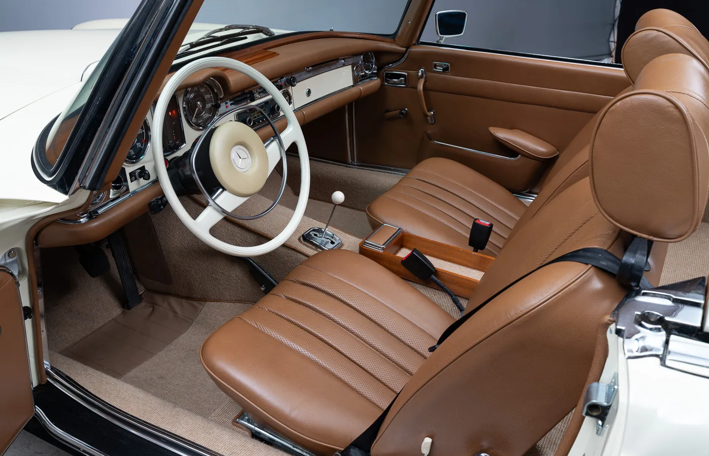 1969 Mercedes-Benz 280 SL, 24/30