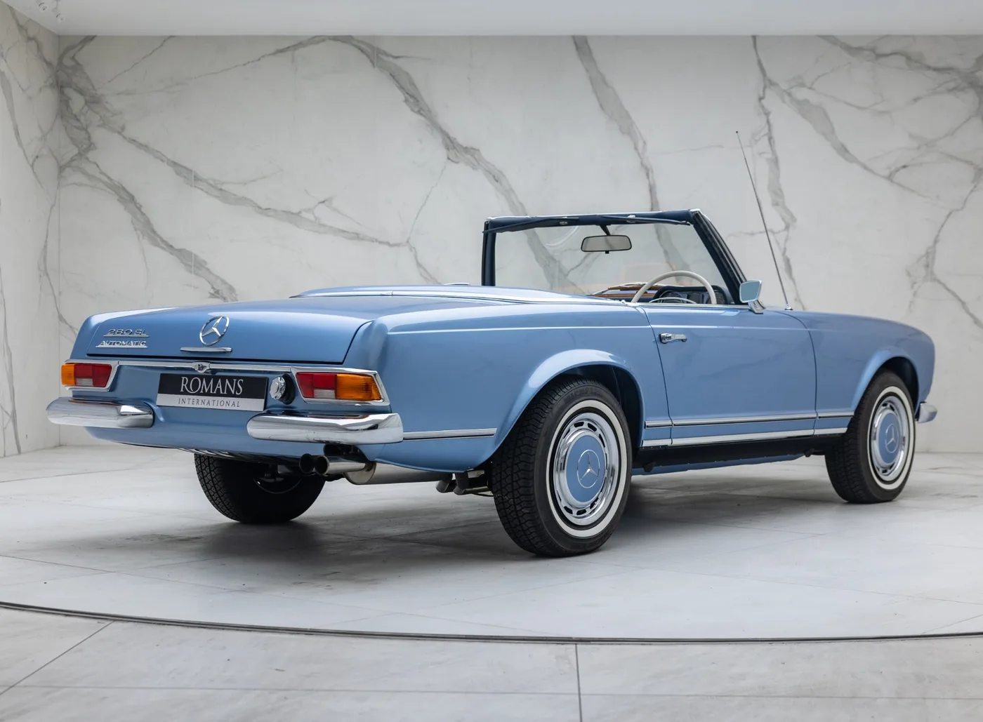 1969 Mercedes-Benz 280 SL Pagoda proposée par un concessionnaire spécialisé à Banstead, Royaume-Uni, photo 8 sur 15