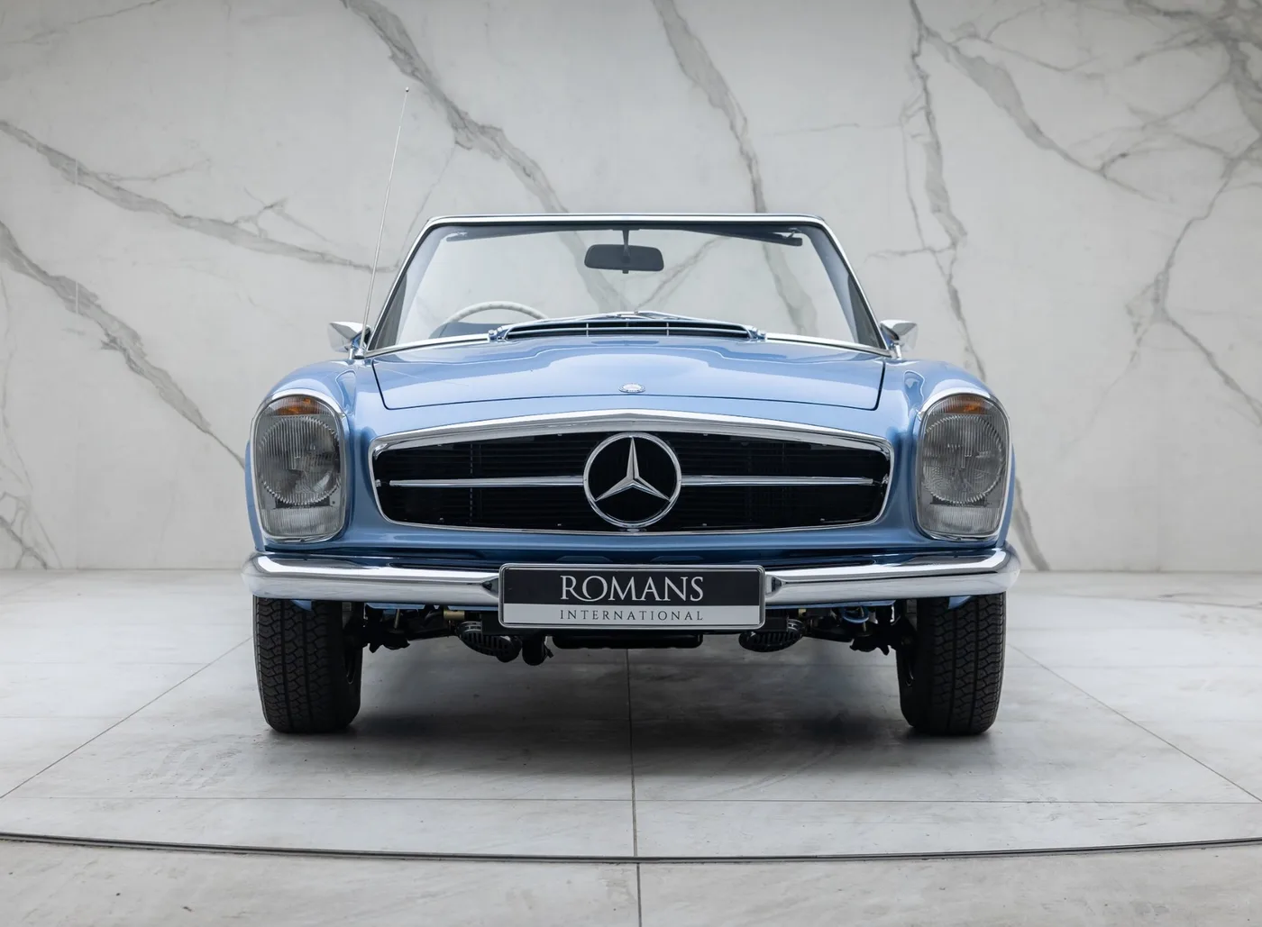 1969 Mercedes-Benz 280 SL Pagoda proposée par un concessionnaire spécialisé à Banstead, Royaume-Uni, photo 10 sur 15