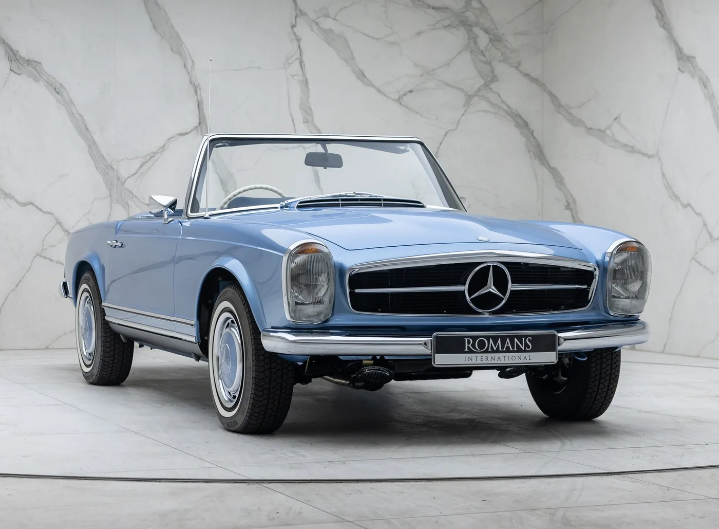 1969 Mercedes-Benz 280 SL Pagoda proposée par un concessionnaire spécialisé à Banstead, Royaume-Uni, photo 12 sur 15