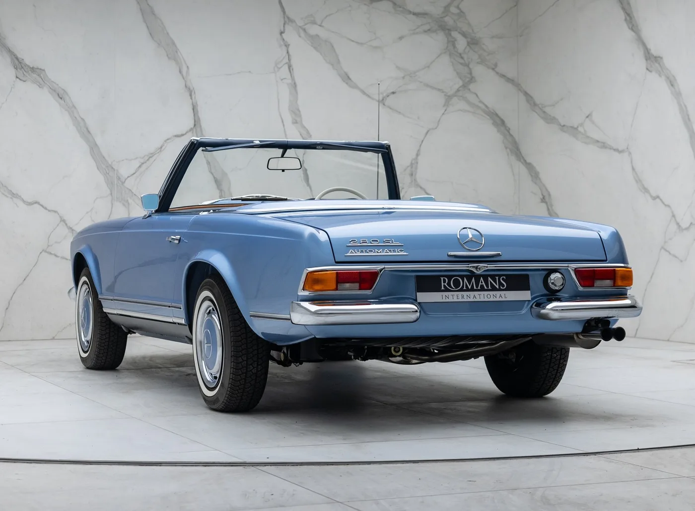 1969 Mercedes-Benz 280 SL Pagoda proposée par un concessionnaire spécialisé à Banstead, Royaume-Uni, photo 13 sur 15