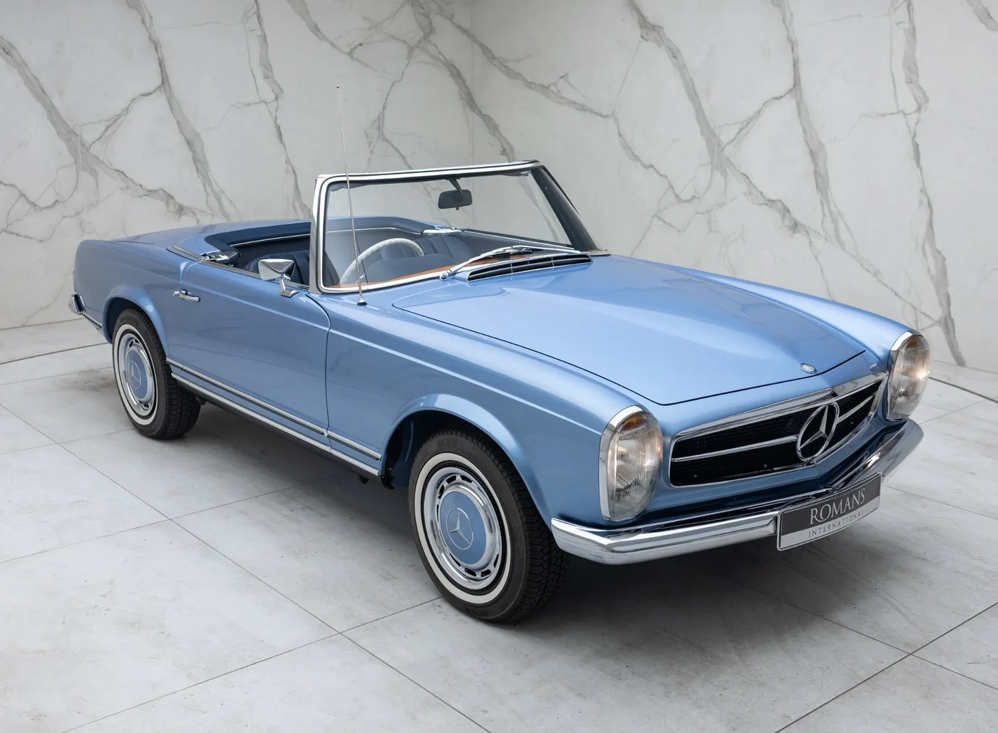 1969 Mercedes-Benz 280 SL Pagoda proposée par un concessionnaire spécialisé à Banstead, Royaume-Uni, photo 14 sur 15