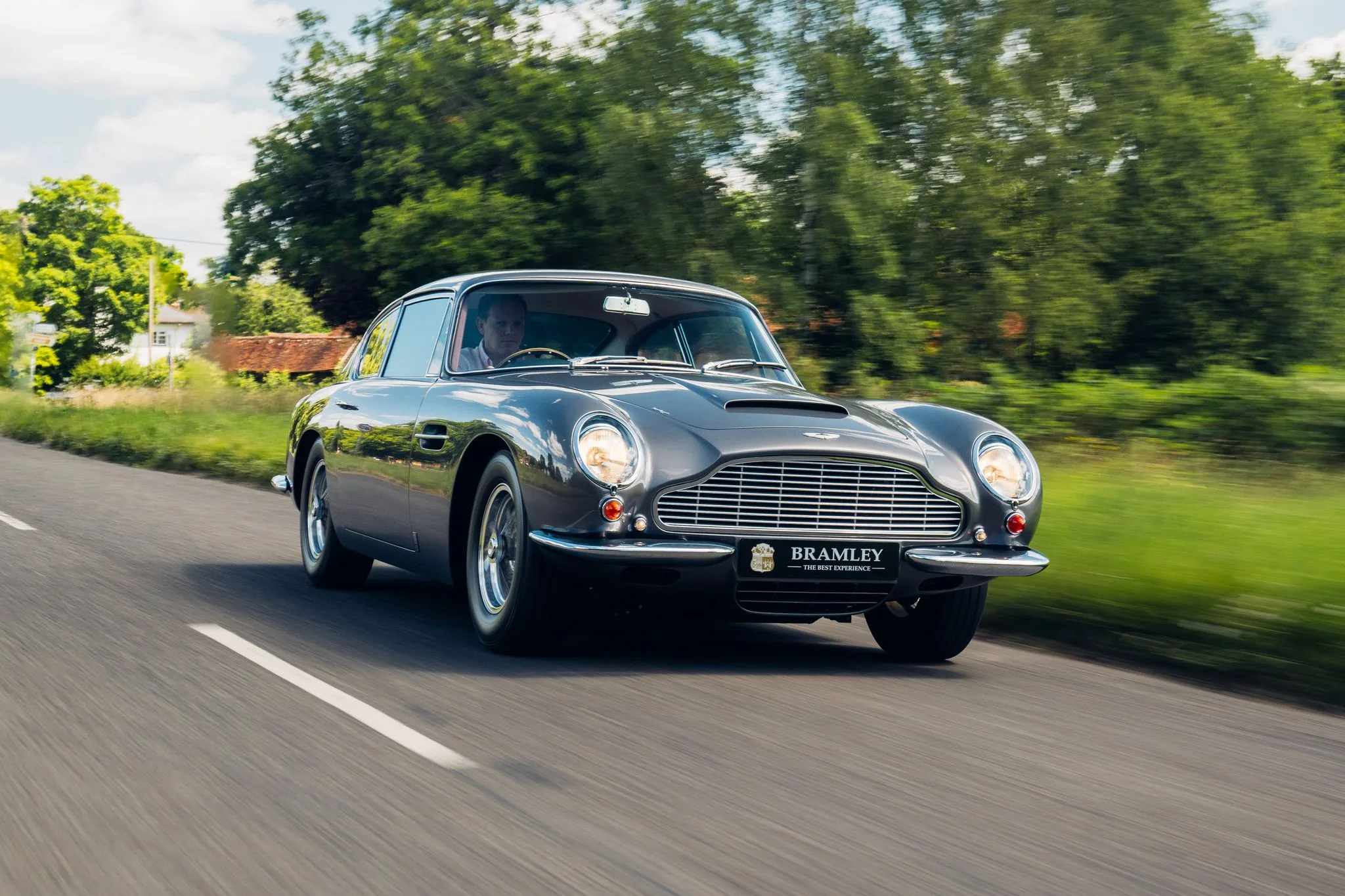 1970 Aston Martin DB6 Mk1, 2/26