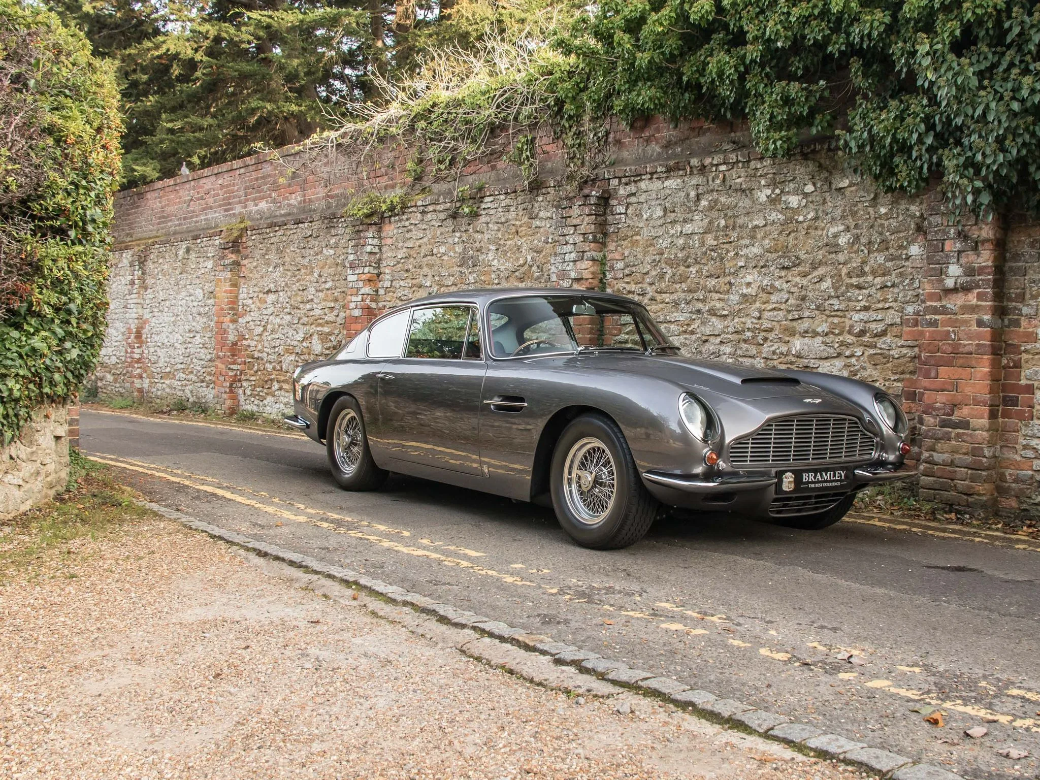 1970 Aston Martin DB6 Mk1, 12/26