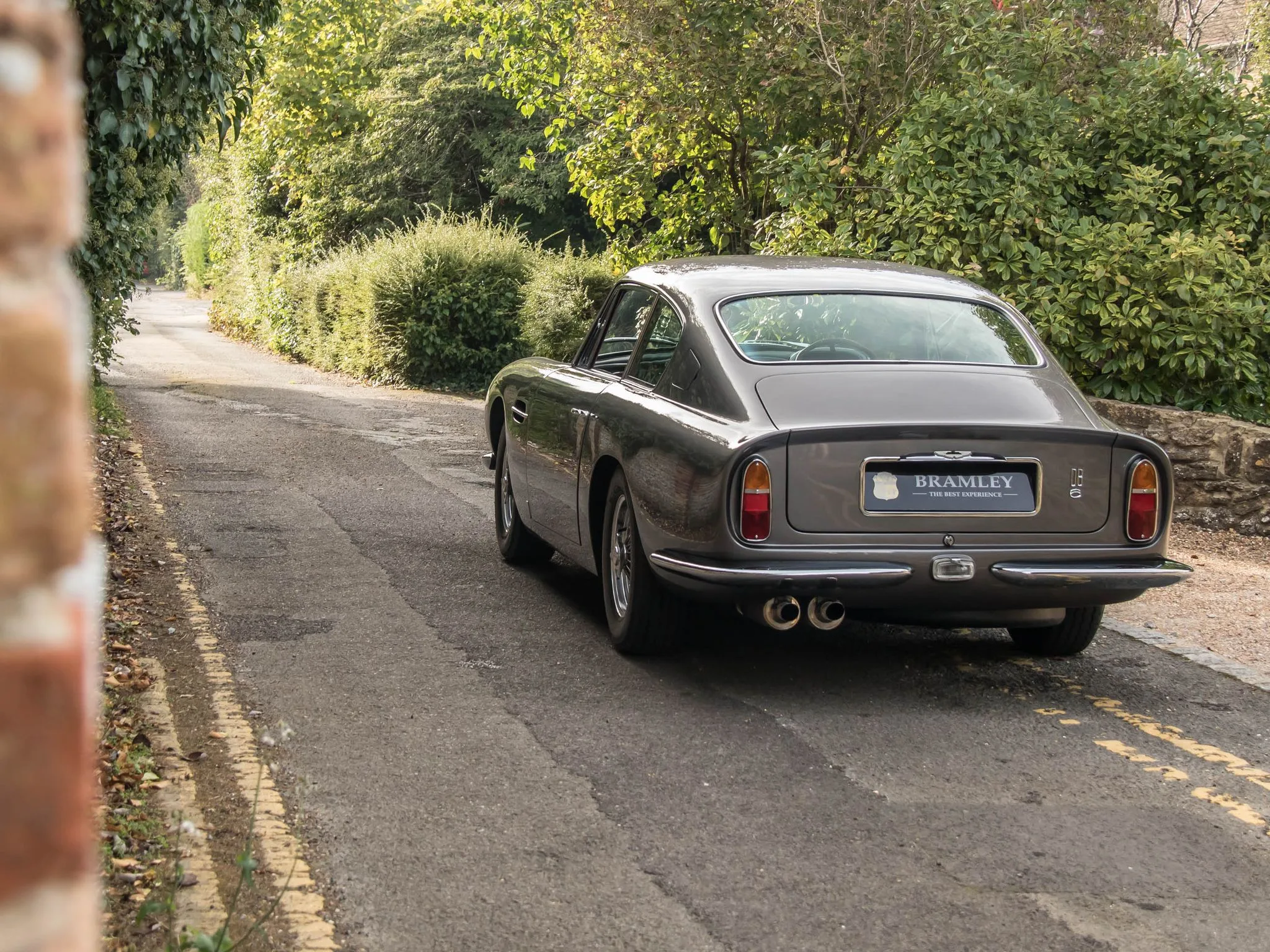 1970 Aston Martin DB6 Mk1, 13/26