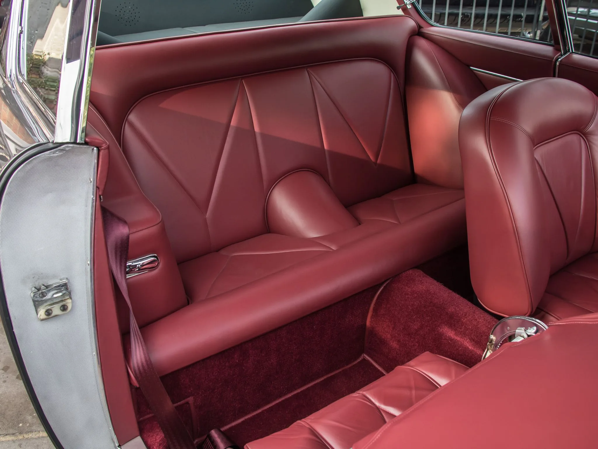 1970 Aston Martin DB6 Mk1, 20/26
