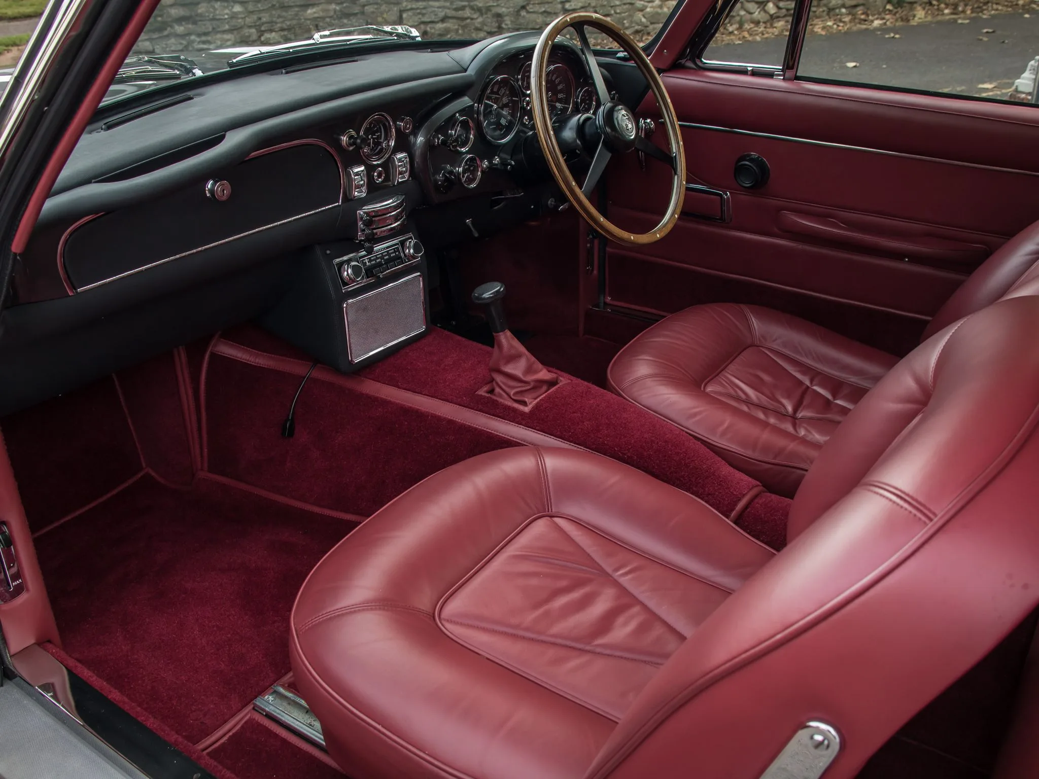 1970 Aston Martin DB6 Mk1, 21/26