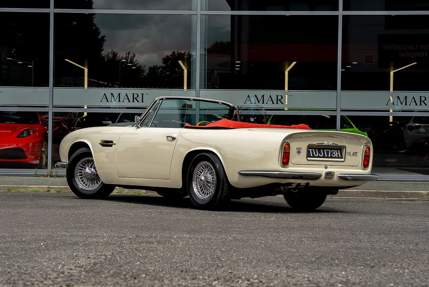 1970 Aston Martin DB6 Mk II, Volante, Vantage angeboten von einem Supersportwagenhändler in Preston, Vereinigtes Königreich, Foto 4 von 25