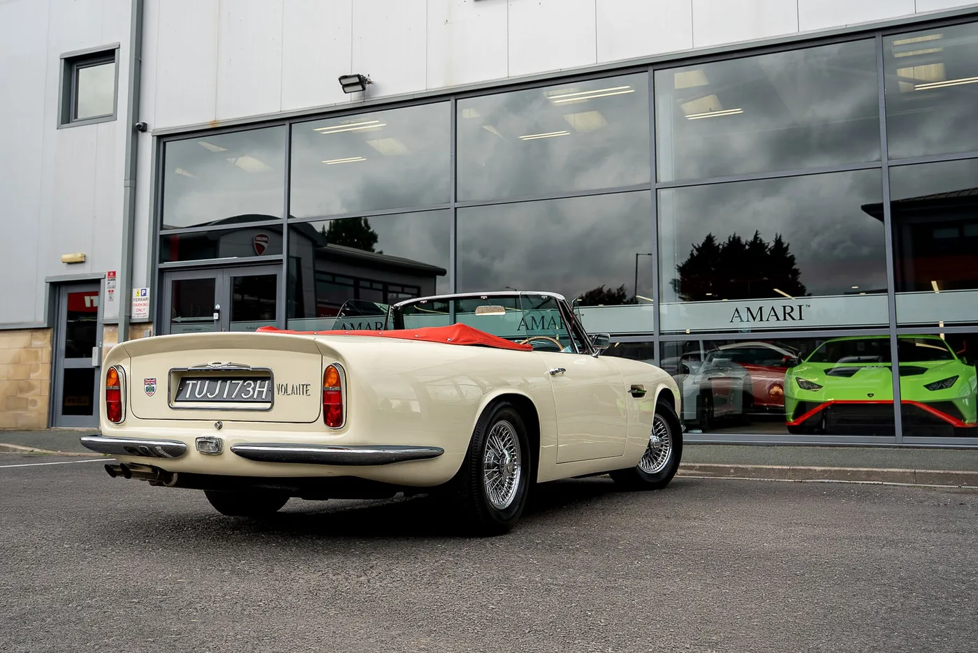 1970 Aston Martin DB6 Mk II, Volante, Vantage angeboten von einem Supersportwagenhändler in Preston, Vereinigtes Königreich, Foto 13 von 25