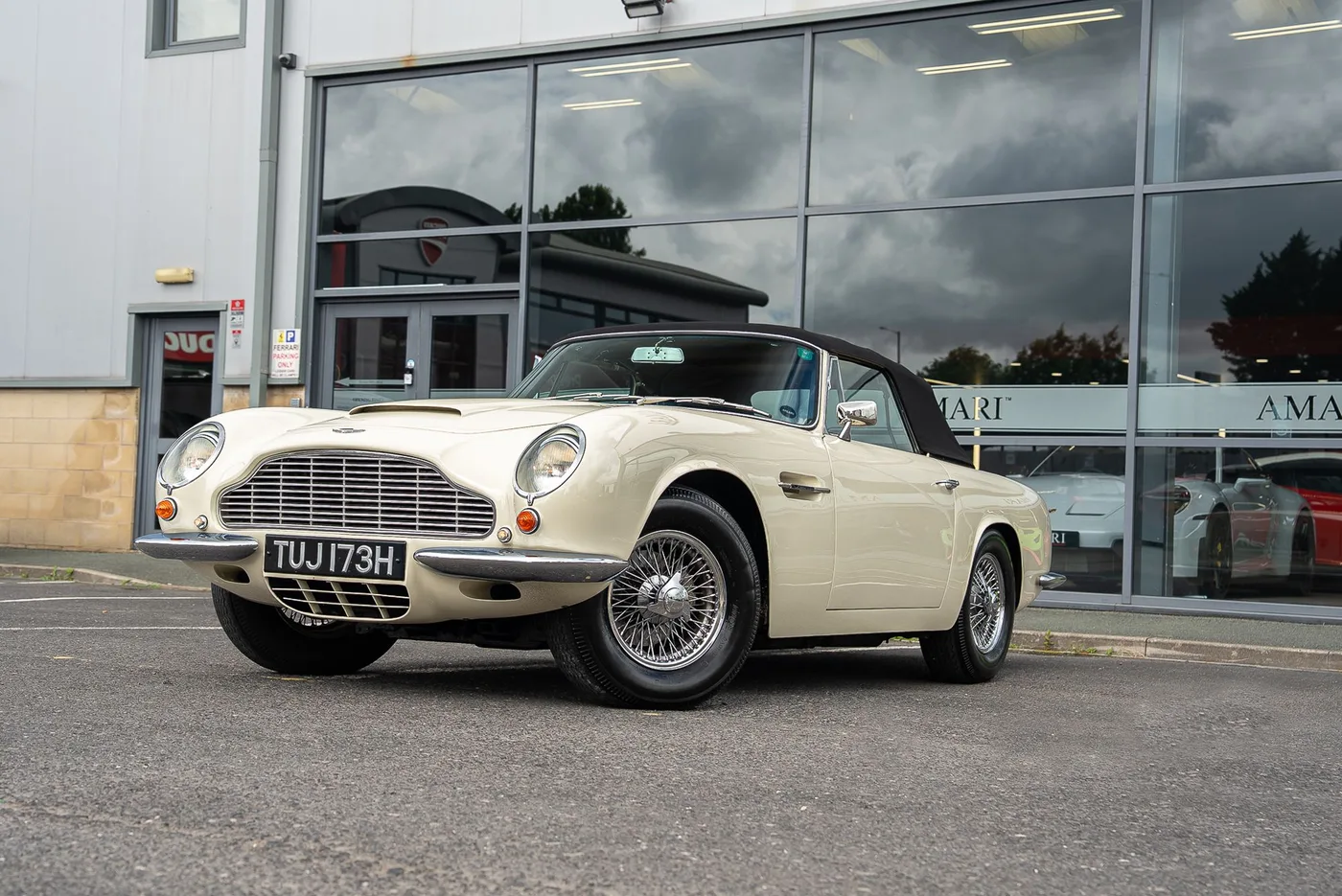 1970 Aston Martin DB6 Mk II, Volante, Vantage angeboten von einem Supersportwagenhändler in Preston, Vereinigtes Königreich, Foto 18 von 25