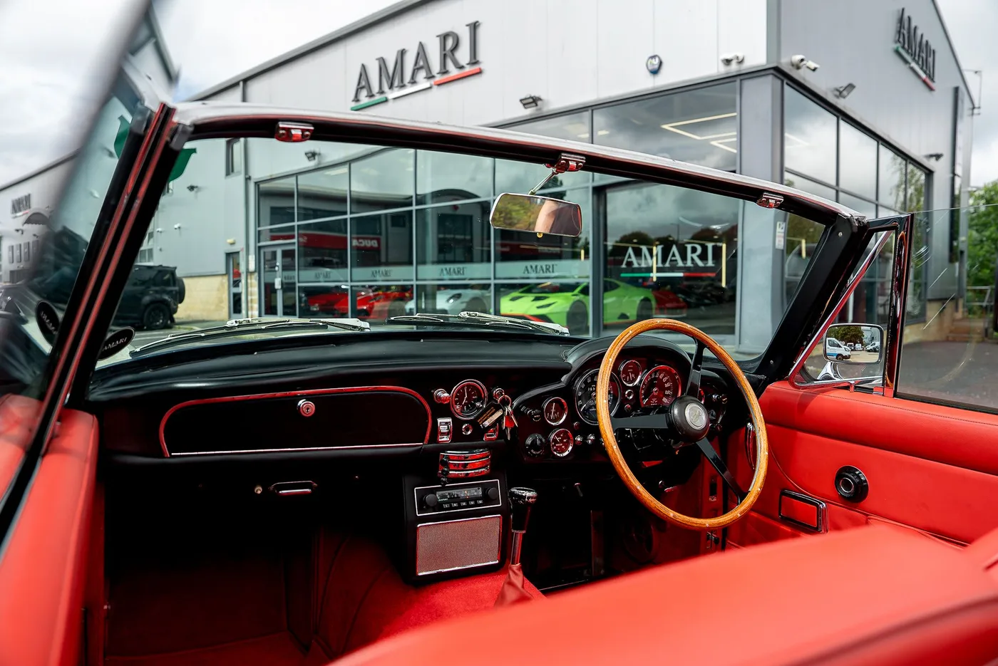1970 Aston Martin DB6 Mk II, Volante, Vantage angeboten von einem Supersportwagenhändler in Preston, Vereinigtes Königreich, Foto 22 von 25