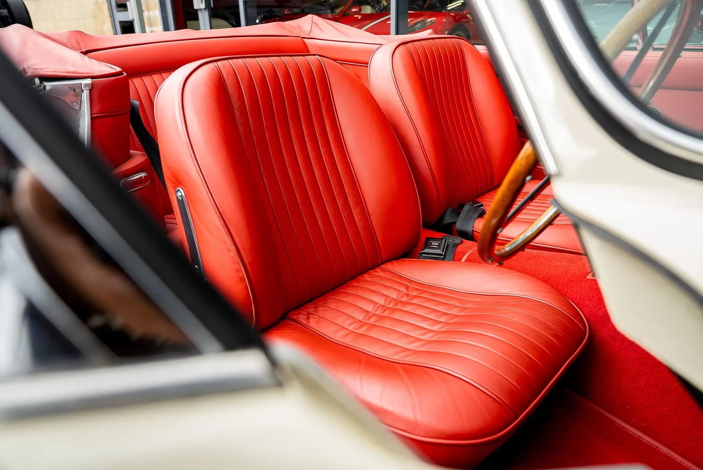 1970 Aston Martin DB6 Mk II, Volante, Vantage angeboten von einem Supersportwagenhändler in Preston, Vereinigtes Königreich, Foto 24 von 25