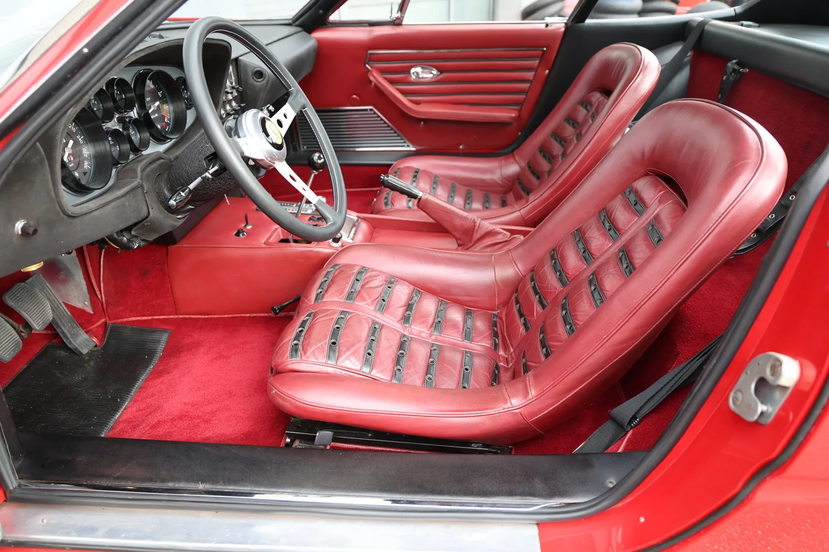 1970 Ferrari 365 GTB/4 Daytona, 4/30