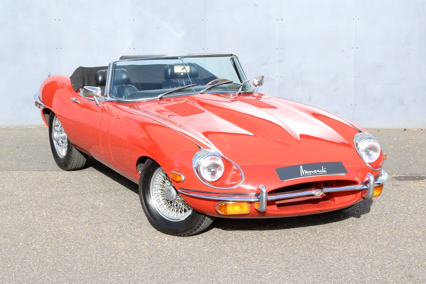 1970 Jaguar E-Type Series 2 4.2 Roadster angeboten von einem Fachhändler in Düsseldorf, Deutschland, Hauptfoto