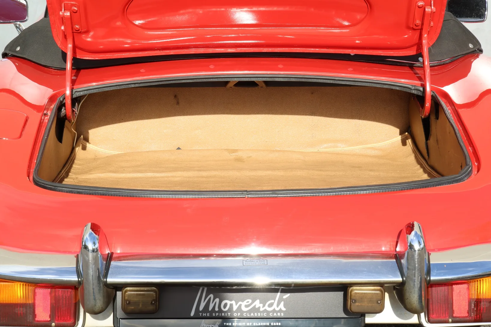 1970 Jaguar E-Type Series 2 4.2 Roadster, 26/30