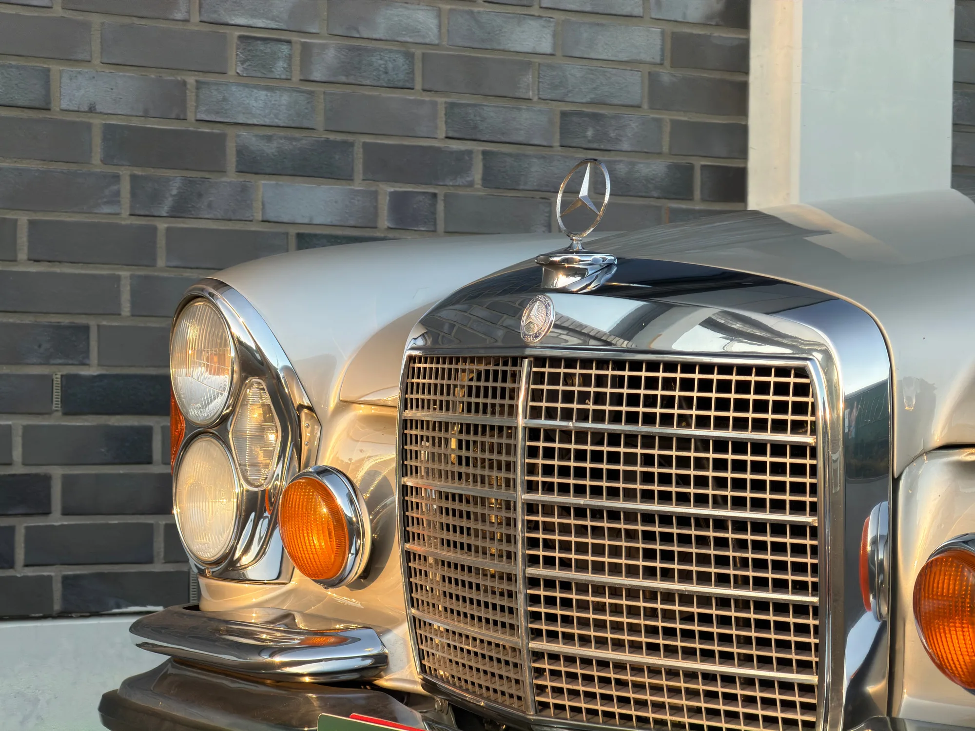 1970 Mercedes-Benz 280 SE 3.5 Cabriolet, 15/30