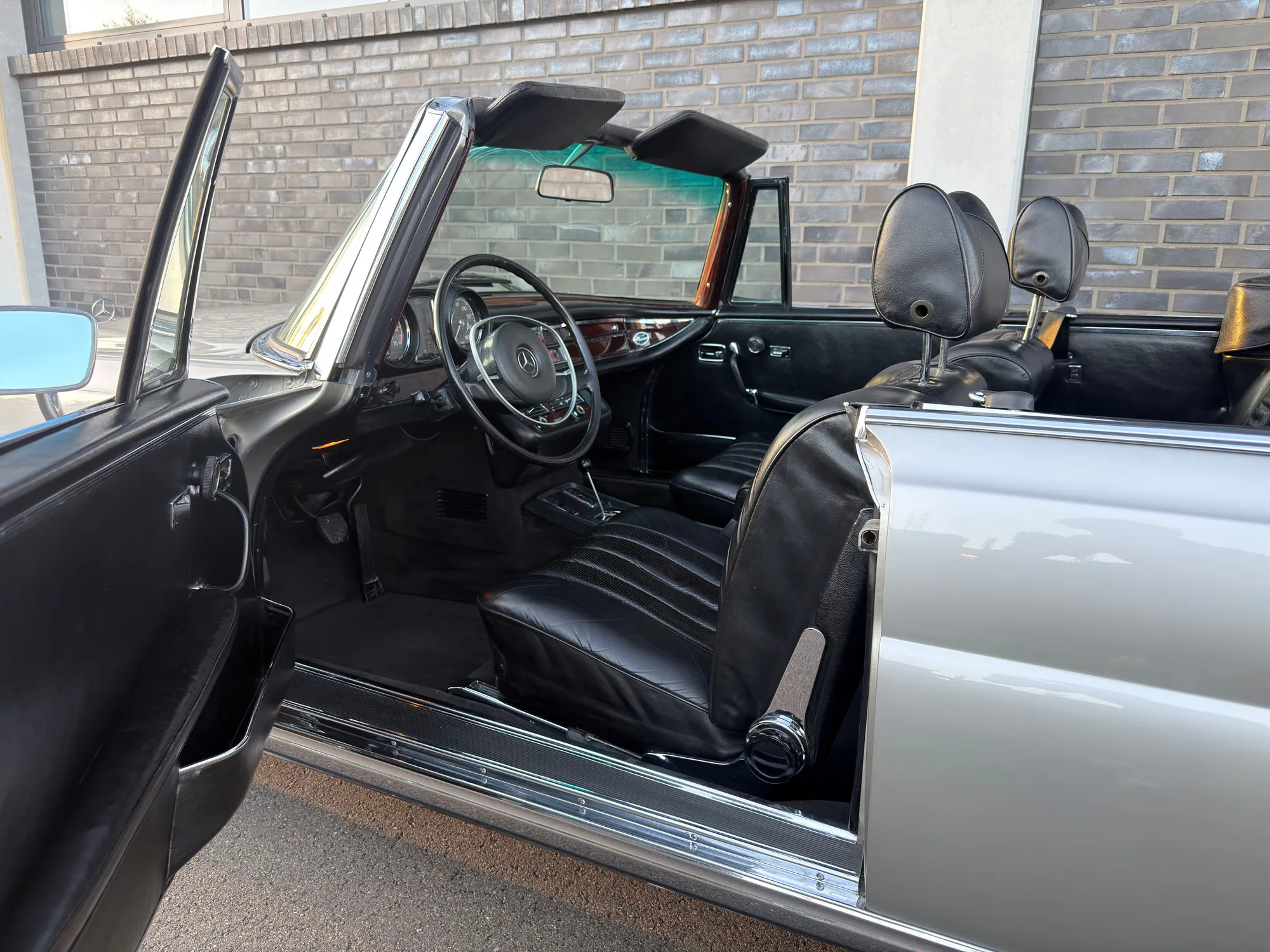 1970 Mercedes-Benz 280 SE 3.5 Cabriolet, 17/30