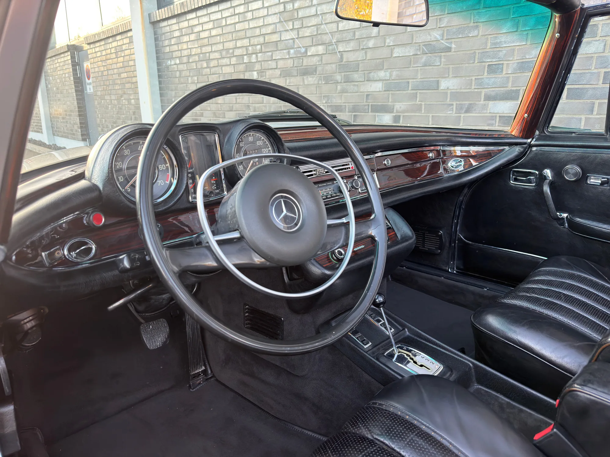 1970 Mercedes-Benz 280 SE 3.5 Cabriolet, 18/30