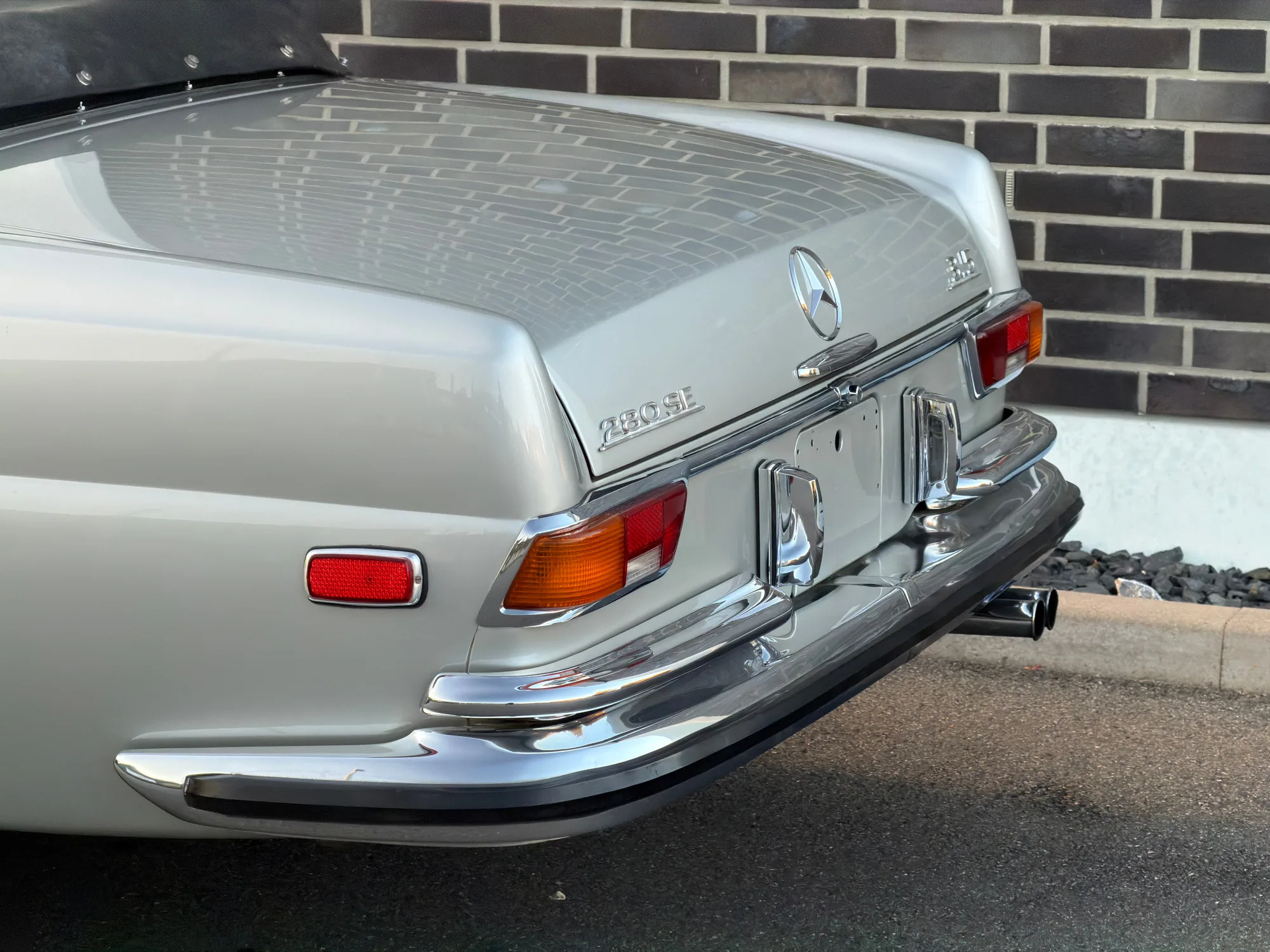 1970 Mercedes-Benz 280 SE 3.5 Cabriolet, 24/30