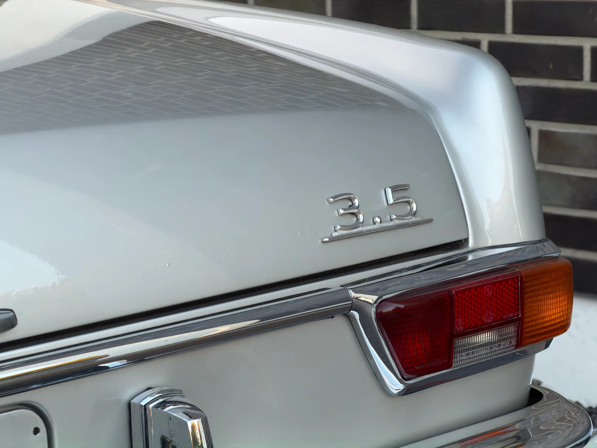 1970 Mercedes-Benz 280 SE 3.5 Cabriolet, 25/30