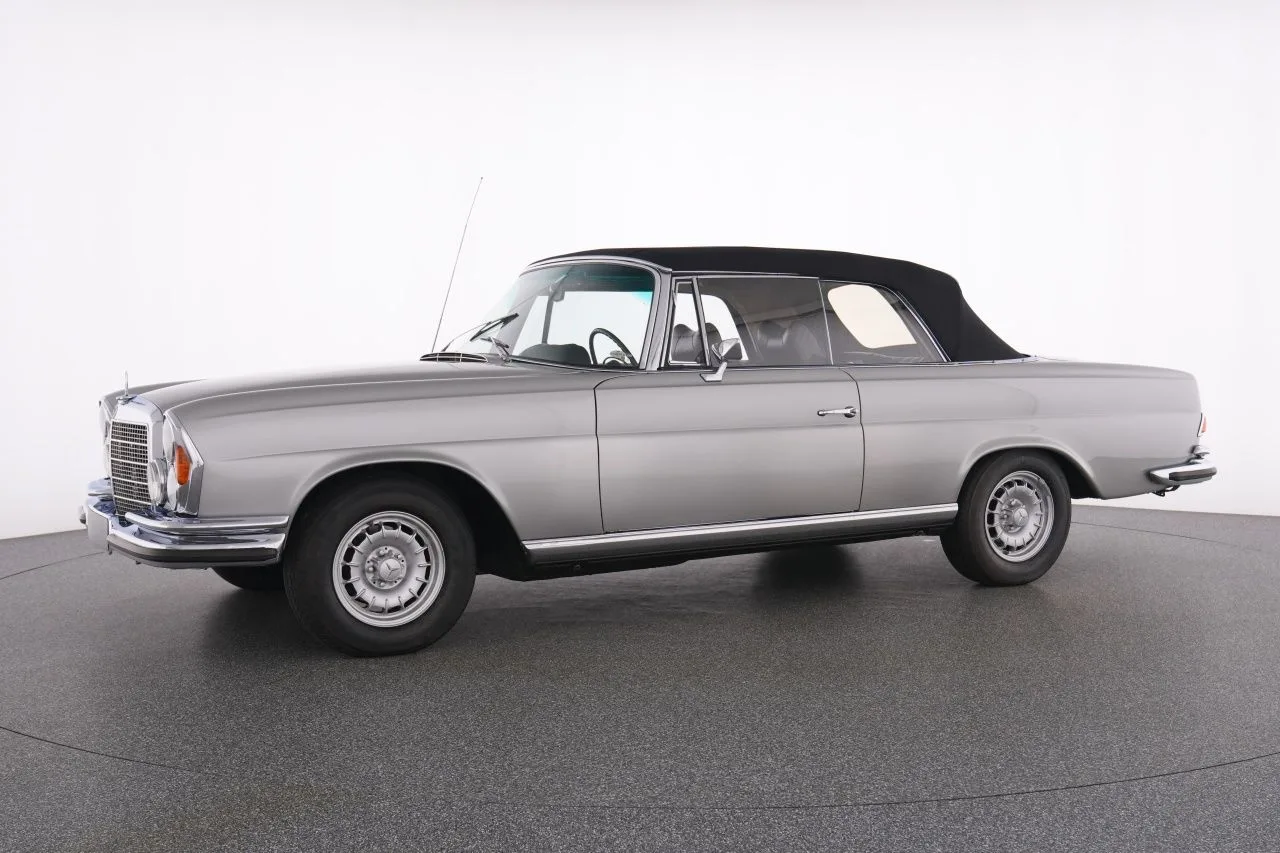 1970 Mercedes-Benz 280 SE 3.5 Cabriolet, 4/30