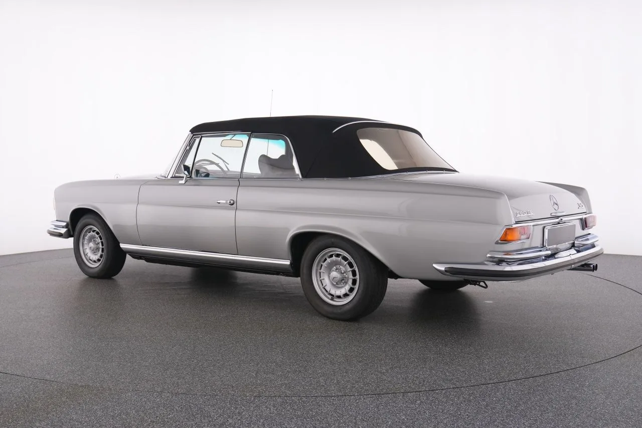 1970 Mercedes-Benz 280 SE 3.5 Cabriolet, 7/30