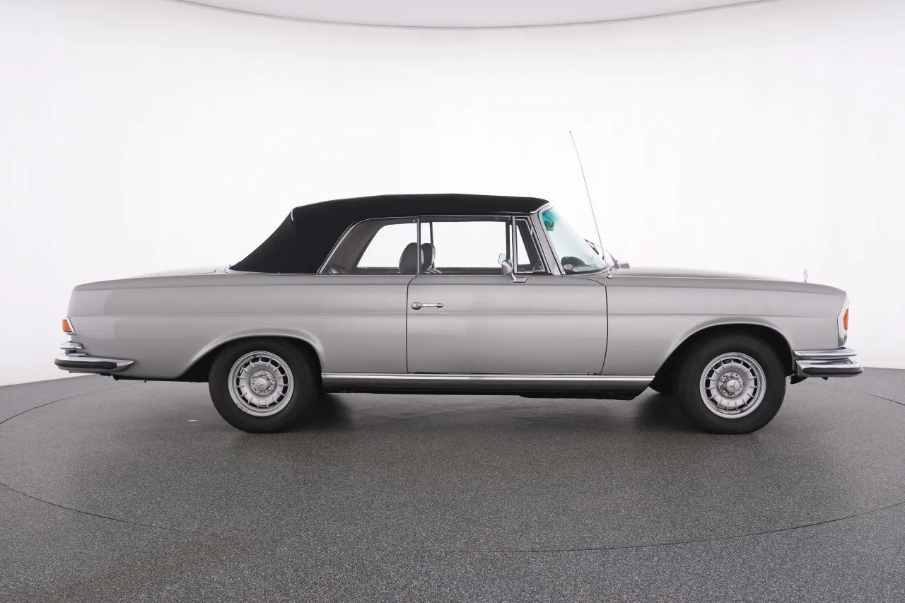 1970 Mercedes-Benz 280 SE 3.5 Cabriolet, 13/30