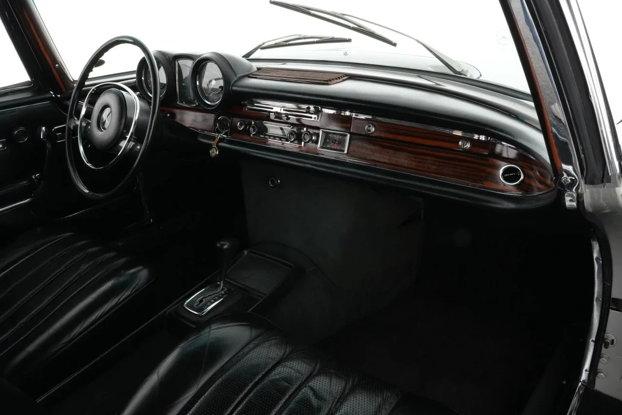 1970 Mercedes-Benz 280 SE 3.5 Cabriolet, 26/30