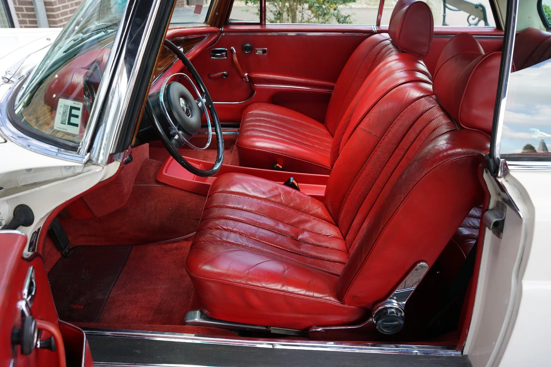 1970 Mercedes-Benz 280 SE 3.5 Coupé, 3/30