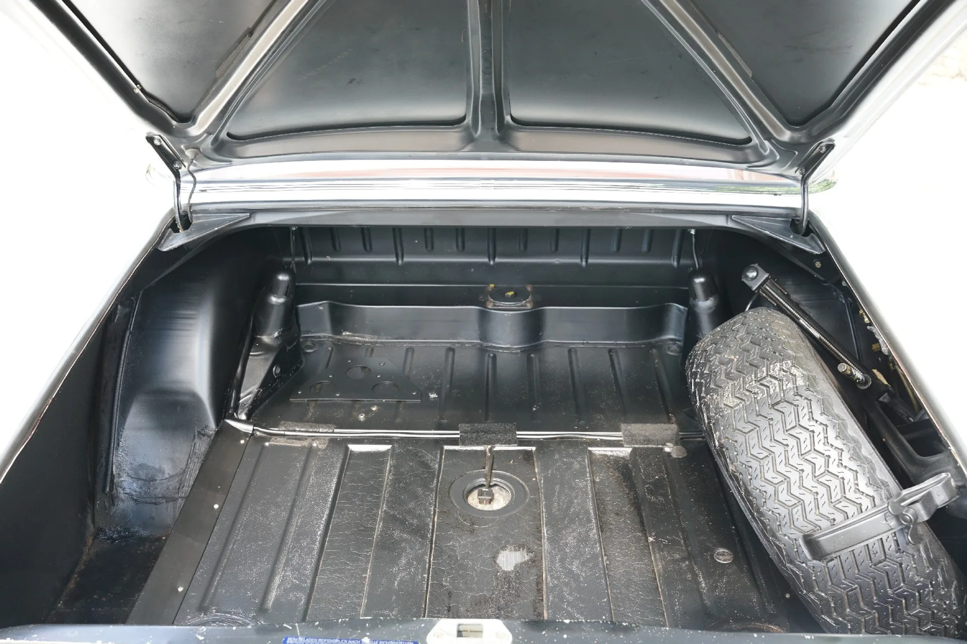 1970 Mercedes-Benz 280 SE 3.5 Coupé, 7/30